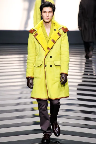 Look 27